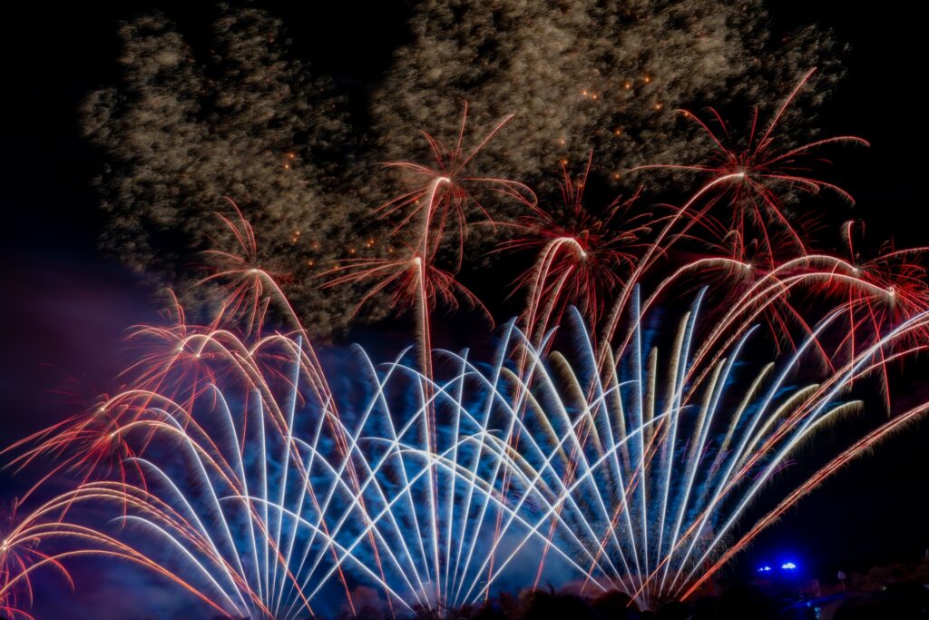 【2025年】冬の花火大会おすすめ|雪と光が織りなす幻想的な夜を体験しよう 11 30035869 m